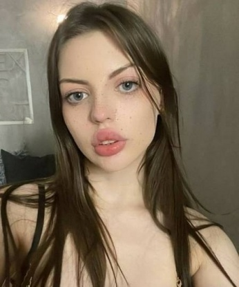 Эверестка, 22 года, 2 размер груди